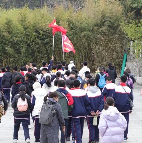 春日正盛,游人如织!蒙山喜迎踏青热潮!