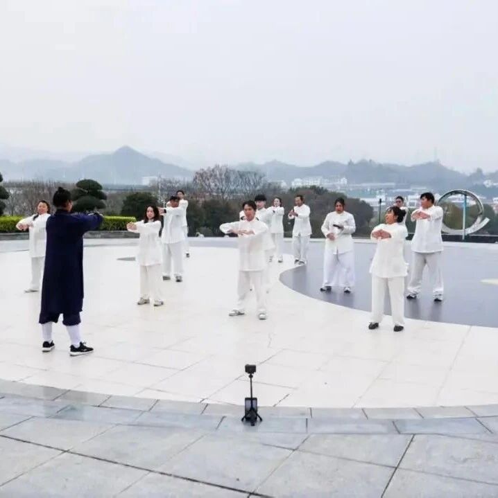 喜迎“首个国际太极拳日 ” 泰国旅游达人团探秘武当山