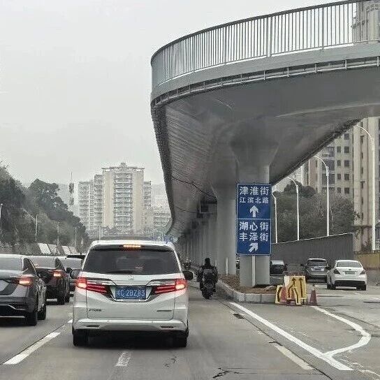 市区坪山路北段改造推进,西侧辅道启用,往丰泽街湖心街请提前分流