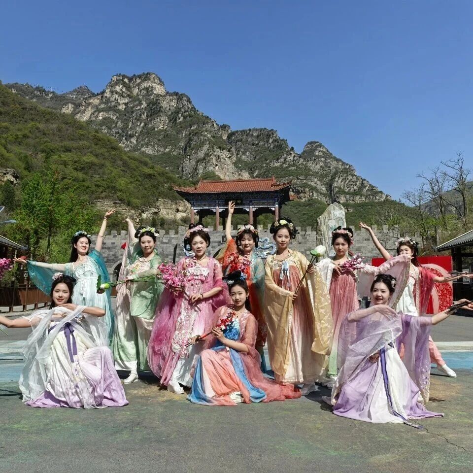 清明假期第一天|神农山开启春日狂欢模式!