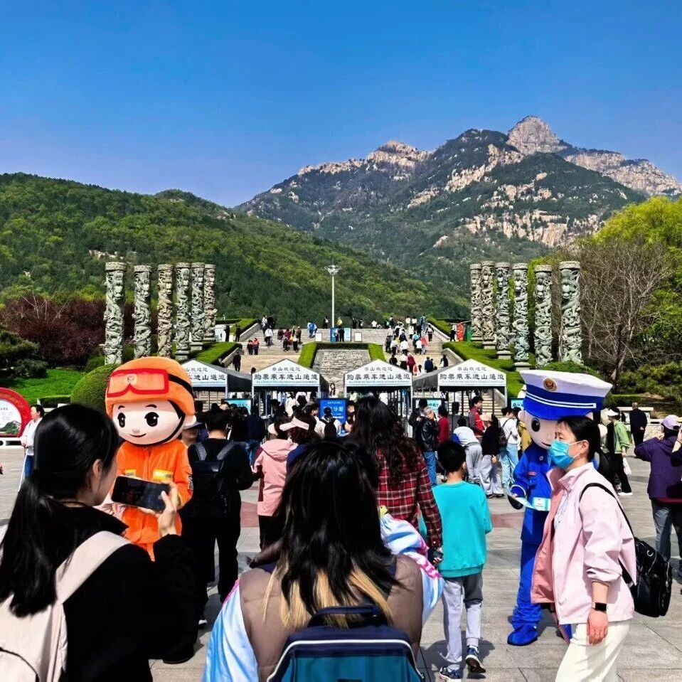 景区各单位全力做好清明假日工作(二)
