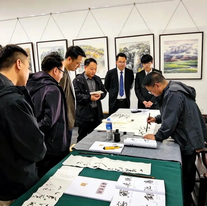 翰墨润庐境 艺韵暖人心|庐山美术馆举办书法培训进景区活动