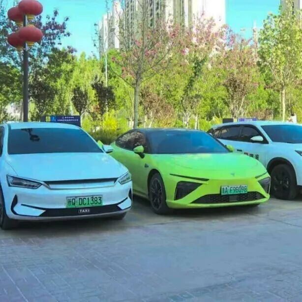 机场、商圈、小区全覆盖!喀什市织密充电网络让绿色出行“零焦虑”