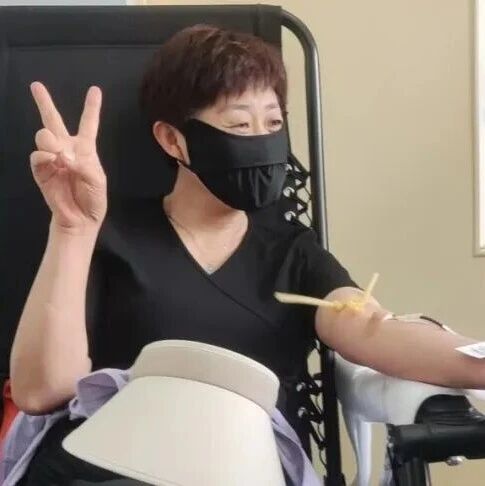 2800毫升热血,4年8次挽袖——她清瘦的臂膀,藏着最温柔的担当