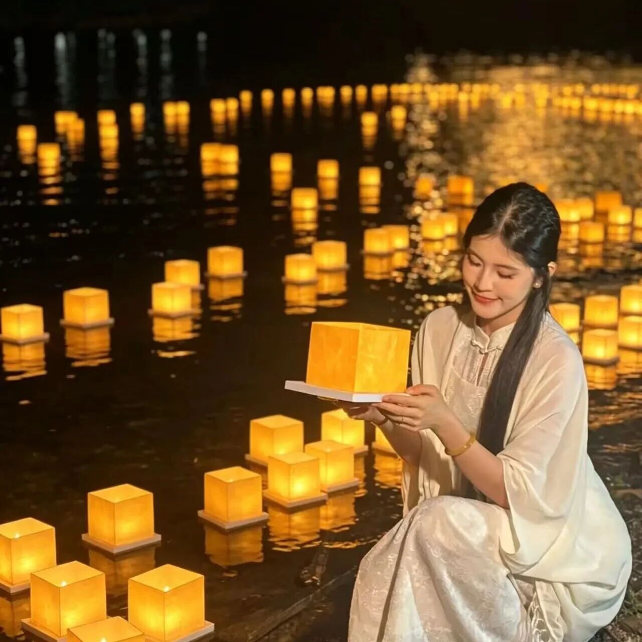 收藏!2026庐山西海终极玩法:日间集银票追花神,夜间放海灯看鳌鱼