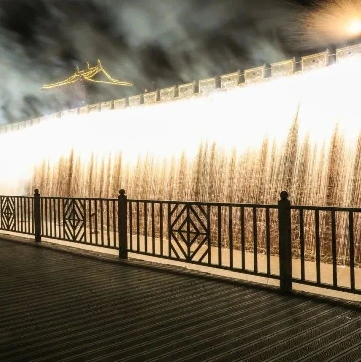 五一必看!郭峪古城的夜,被1600℃的铁花与流星烟火瀑布点燃了!