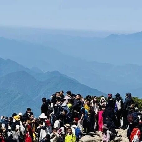 “五一”假期第一天:黄山风景区春色如画,精彩活动悦游人
