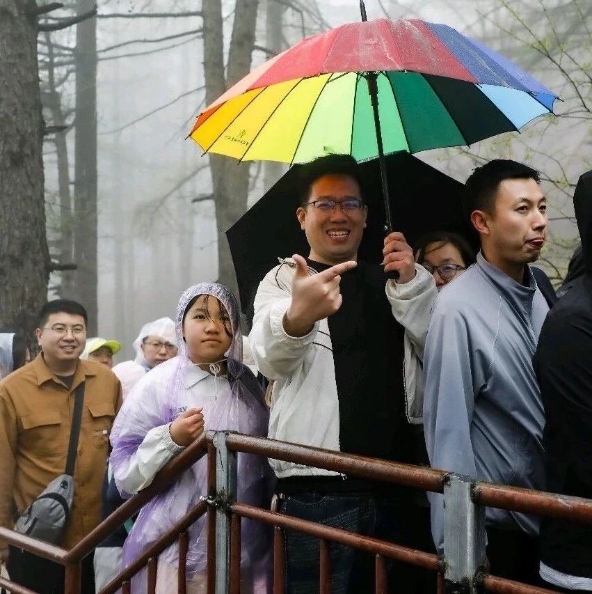 一万件免费雨披,为你遮风挡雨