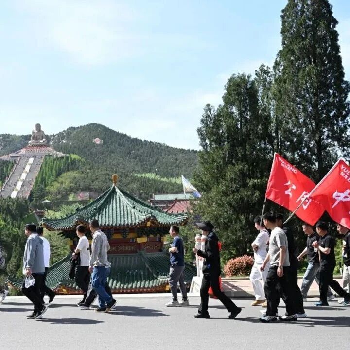 以脚步丈春山 以自然愈人心