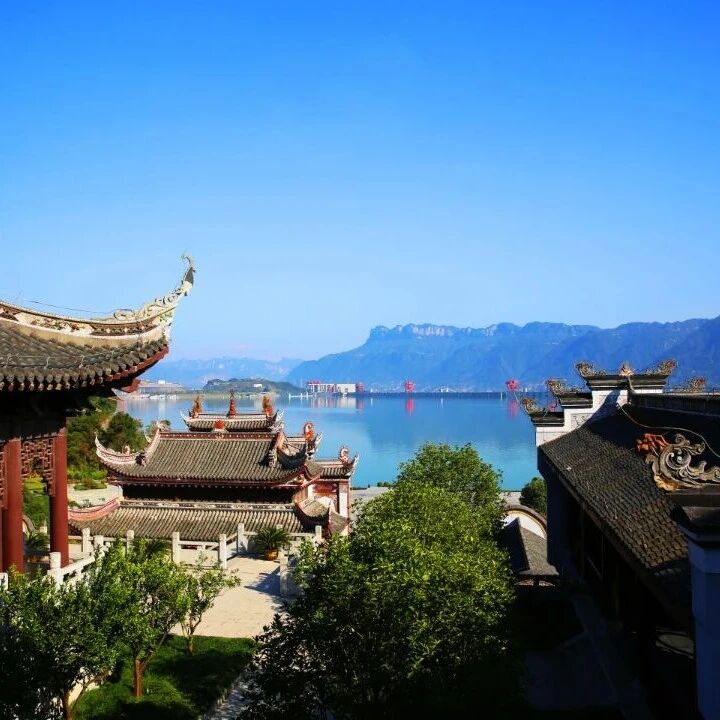 关于屈原故里文化旅游区临时闭园的公告