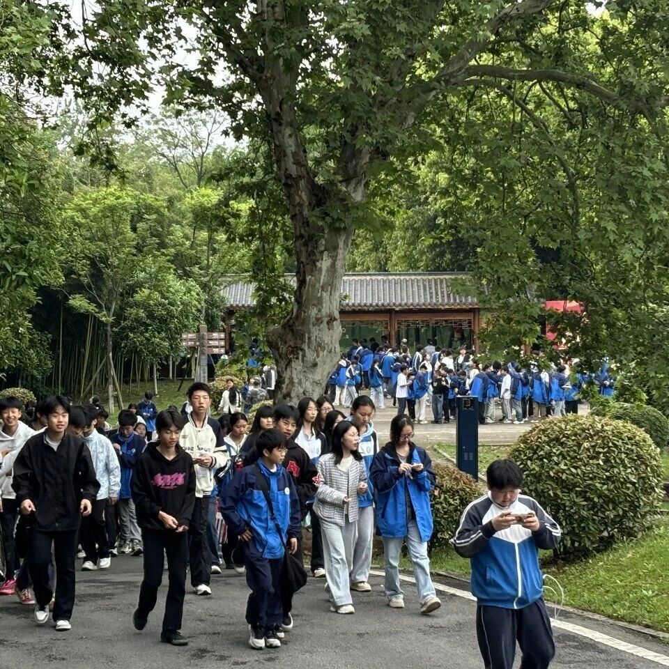 踏古战场寻三国韵|武汉江夏二中学子赴赤壁研学,让历史“活”起来