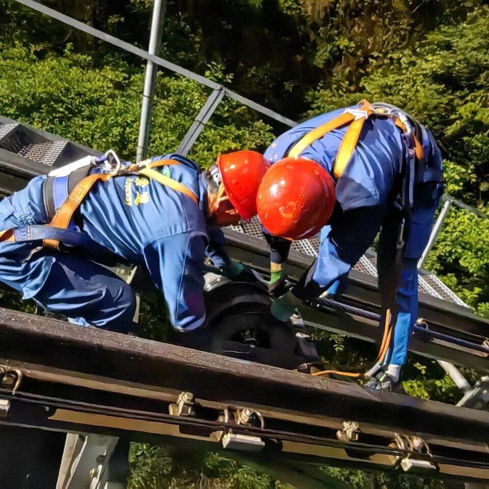 【劳动者风采】西海观光缆车“缆车卫士”:破晓到星夜,峡谷写担当