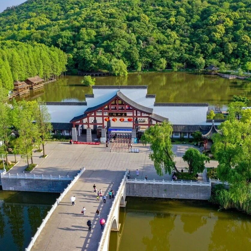 采石矶五一免票+免费停车!城铁直达诗城,入园攻略速码→